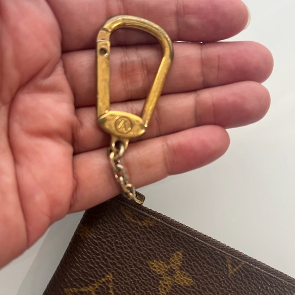 LOUIS VUITTON VINTAGE KEY CLES COIN POUCH - Picture 5 of 9